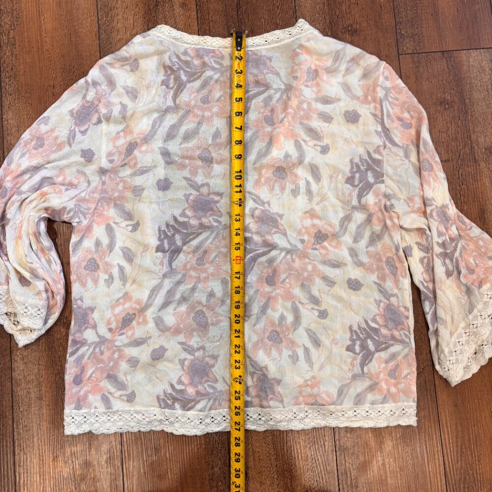 Free People Kimono Sz M Floral Pastel Lace Trim Duster Open Coverup Boho - Picture 6 of 7